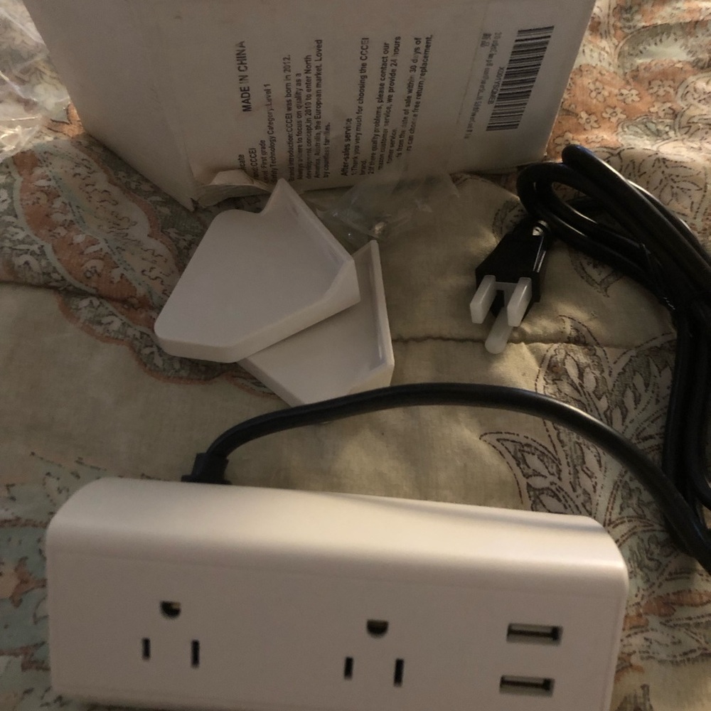 White Power Strip Surge Protector with USB Ports